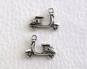 Set of 2 charms scooter / vespa silver Tibetan