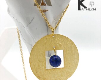 Long necklace mi matte gold pendant and lapis lazuli