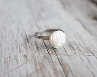 Vintage carved mother of pearl adjustable ring, small vintage mother of pearl ring, carved ring, burst of vintage, childs ring, pinkie ring