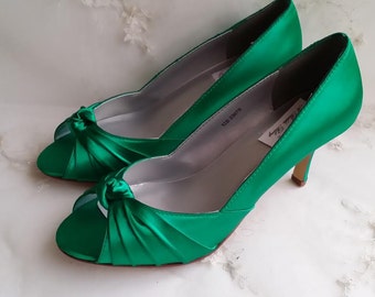 Items similar to Wedding Shoes - Emerald Green - Bridal ...