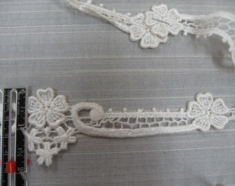 VINTAGE WHITE LACE