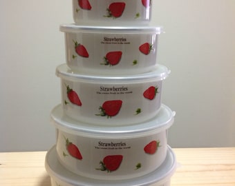 Set of 5 Nesting Bowls- Strawberries