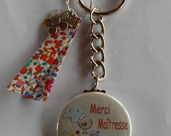 Cadeau Mîtresse Badge Porte clés 38mm Merci Maîtresse Liberty Eloïse orange.