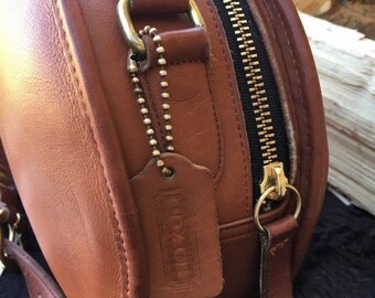 Coach Bag / Coach Crossbody / COACH Chester Canteen Bag / Bag 9901 / EUC