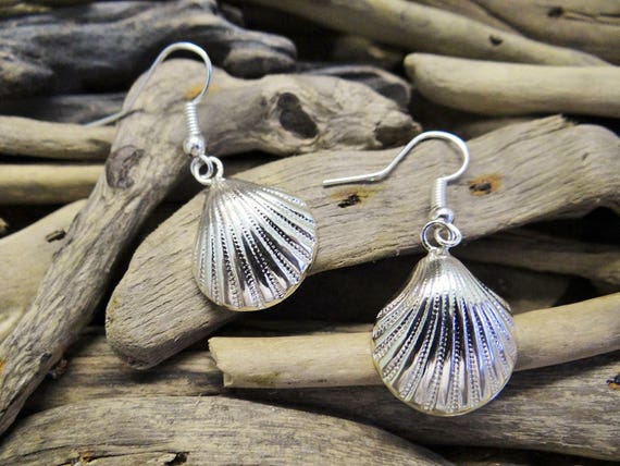 Little Silver Toned Clamshell Earrings Ahoy Nautical Shell Seashell Clam Scallop Fan Sailor Pinup Rockabilly Mermaid Dangle Hooks Beach