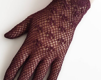 1940's Style Crochet Gloves in Burgundy