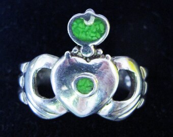 Terrific Vintage Solid Silver Green Stone Claddagh Ring