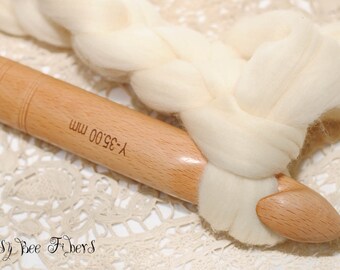 Big Giant Knitters Pride Jumbo Birch Crochet Hook for Crocheting Big Chunky Yarn