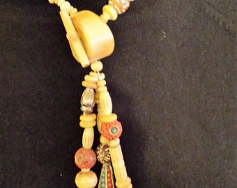 Vintage Beautiful Fun Necklace