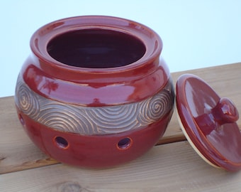Red pottery garlic keeper, ceramic garlic jar, garlic container