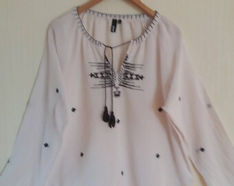 Vintage Womens White Cotton Embroidered Blouse