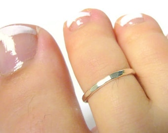Sterling silver toe ring • Sterling toe ring • Hammered toe ring adjustable
