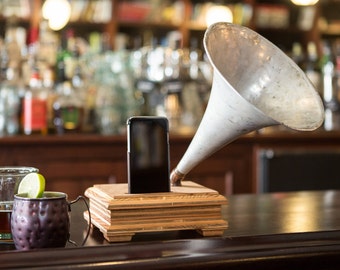 Acoustic speaker, rustic, Wireless speaker, iPhone speaker dock, passive speaker, vintage speaker, Gramophone, industrial, iPhone amplifier