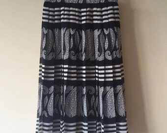 90s Dark blue / white, floral / striped accordion pleated skirt