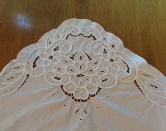 White Cotton Embroidery Tablecloth and Napkins