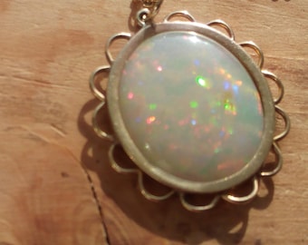 HUDGE Australian Fire Opal in 375 Yellow Gold Pendant