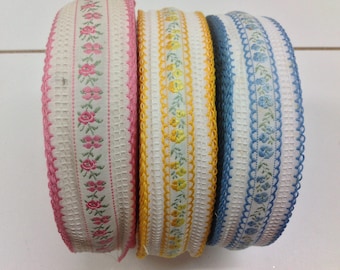 Flower embroidered trim