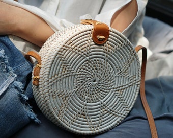 White Flower Handwoven Round Rattan Beach Bag Bali - Natural Ata Grass Shoulder Bag With Lotus Pattern