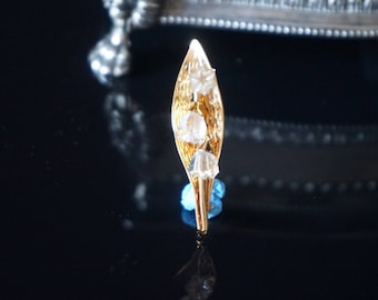 Vintage SWAROVSKI Crystal Gold tone Lily of the Valley Three Flower Brooch Pin