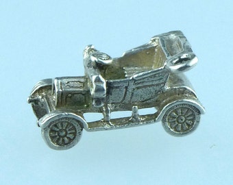 Vintage Silver bracelet charm - Old Vintage car