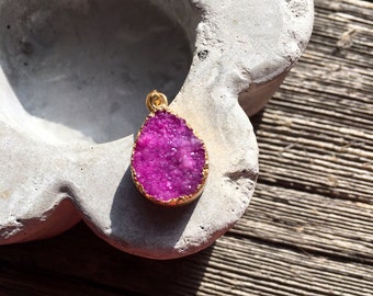 Purple pink druzy quartz gold dipped electroplated pendant. One piece fuschia. Raindrop