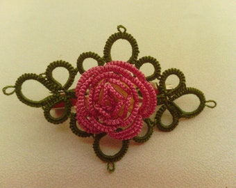 Tatted brooch Rose in pink