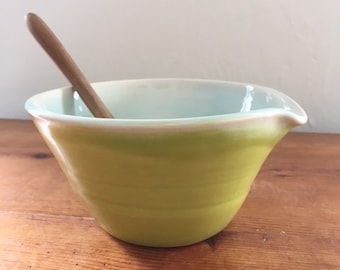 Small pouring, mixing, batter bowl