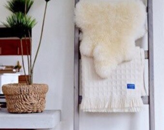 Blanket Ladder | Large Rustic Wood Quilt Ladder | Weathered Gray Stained | Towel Hanger | Living Room Decor | Bathroom Decor | Chunky Ladder