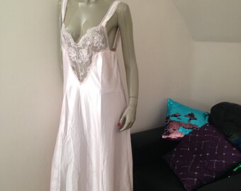 Pandora Lingerie by Chic cherry blossom pink satin nightgown / chemise with sheer lace, floor length, ombre rosettes - vintage Californian l
