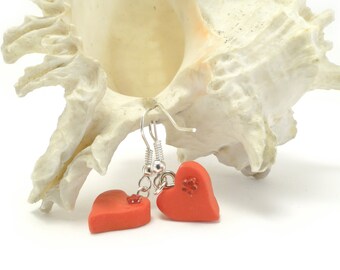 Heart Earrings in red, Red Earrings, Heart Earrings, Red Heart Earrings, Polymer Clay Earrings, Valentine's day gift, heart / Sandycraft