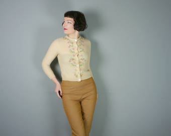 1950s WOOL cardigan with EMBROIDERED pastel pink, blue and yellow flowers - ROMANTIC 50s sweater girl - S