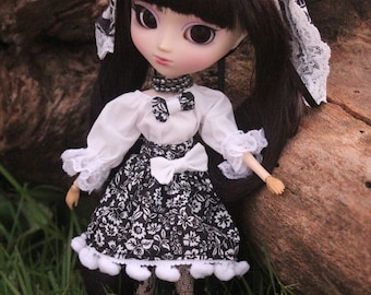 Lolita black and white pullip set