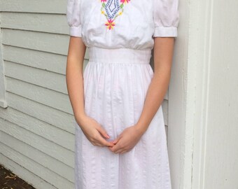 White Embroidered Dress Maxi Mexican Spanish 70s Wedding Mexico Cotton S