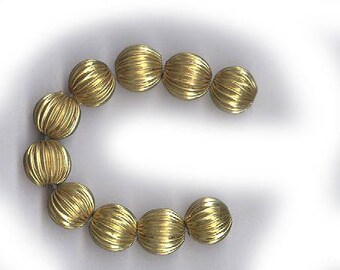 vintage ROUND BRASS beads puffy ridged classic 8mm beads, ten LIGHTWEIGHT beads high design