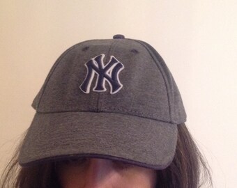 NY YANKEES grau und navy Baseball Cap Mütze