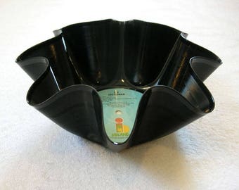 U2 Record Bowl Made From Repurposed Vinyl Album - Bono, The Edge