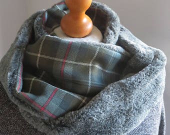 MacKenzie pure wool tartan scarf. Tartan + faux fur loop scarf. Roger Mac. Outlander-inspired item. 1 ready to ship. Infinity scarf.