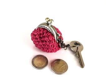 keychain with handmade tiny red crochet coin purse, tiny kiss lock coin purse with keychain, keychain, keyring, gift for her