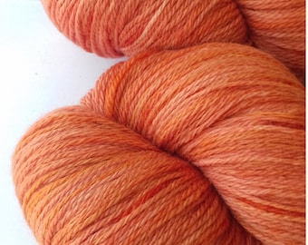 Hand dyed yarn, merino 500, 4ply, naturally dyed, reddish, pink, MER500/R/3