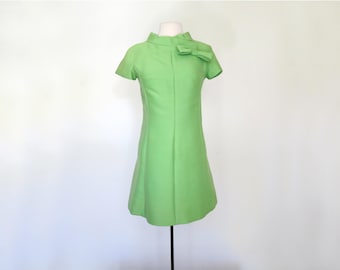 FRESH CUT // mod 1960s bright green mini dress with mock neck