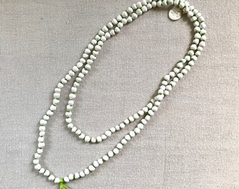 long necklace 'WHITE RIVER'