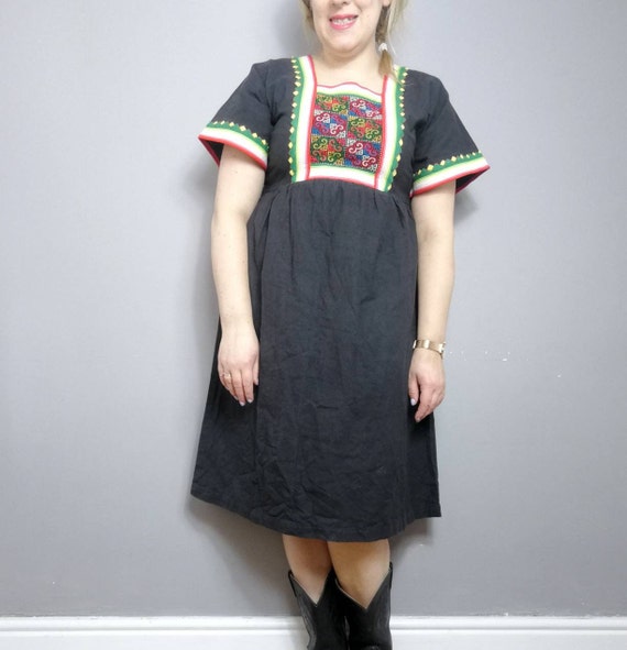 Vintage Mexican style folk dress / black cotton kaftan dress / Ibiza boho dress / vintage cotton summer dress / vintage Mexican kaftan neon