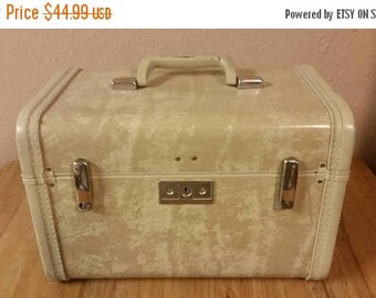 On Sale Royal Traveller Beige or Tan Train Case or Make Up Bag Vintage Luggage