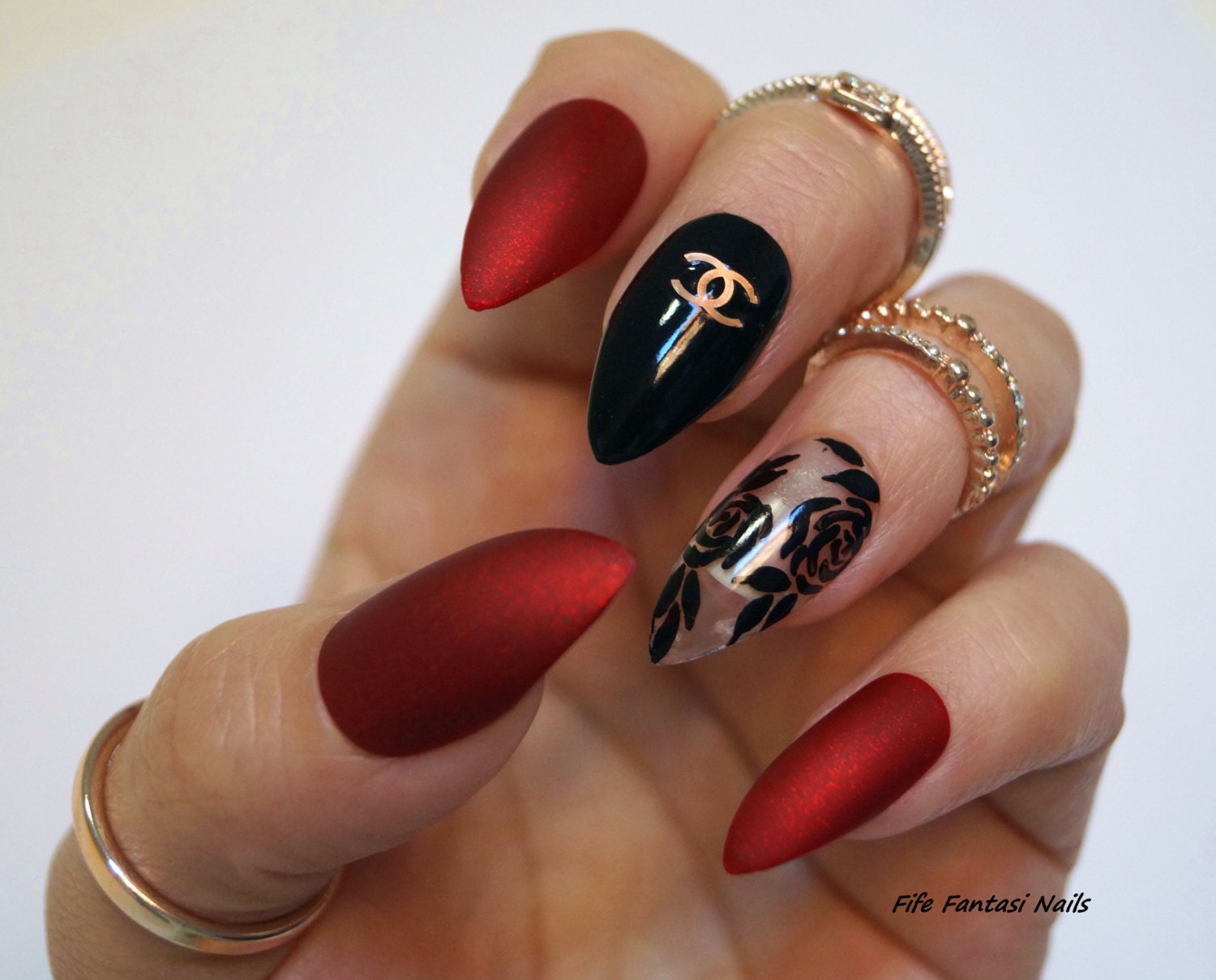 red nail art stiletto