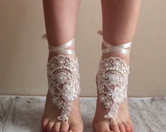 Off white bridal barefoot sandals, lace barefoot sandals, wedding anklet, bridal barefoot sandals, beach wedding party, bridal shoes,