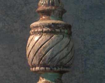 Finial-Painted Distressed