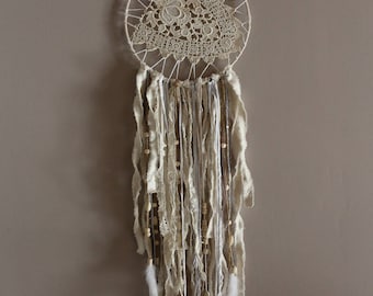 Protects dream old lace and multiple ribbons. (Made in Lacanau)