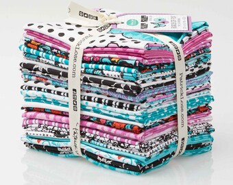 Patrick Lose Flower Power AQUA Fat Quarter Bundle (25pcs)