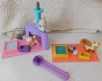 Vintage Littlest Pet Shop Cutesy Kittens Kitty Playhouse & Magnetic Kitten set
