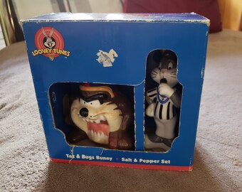 Looney Tunes collectible Salt & Pepper Shaker Set